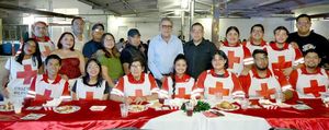 DISFRUTAN SU TRADICIONAL POSADA NAVIDEÑA