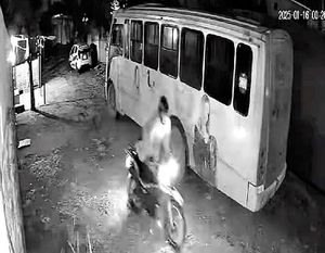 ¡“RATAS” SALEN A PASEAR EN LA MOTO DEL VECINO!