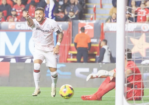 ¡ALEXIS VEGA MARCA DOBLETE EN TRIUNFO DE TOLUCA ANTE XOLOS, 4-2!