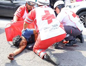¡ENCUENTRAN A JOVEN ATACADO A NAVAJAZOS!