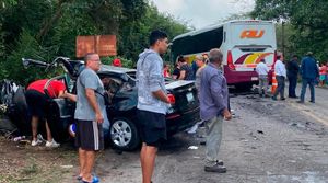 ¡CARAMBOLA MORTAL! - TRES HERIDOS Y UNA MUJER MUERTA EN TRAGICO CHOQUE EN PASO DE OVEJAS