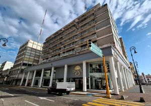 ¡VANDALIZAN Y ROBAN EN EL CENTRO HISTORICO! - LADRONES ROMPIERON CRISTALES DE LA TIENDA DEL SOL Y EN EL ALMACEN LIN LANG