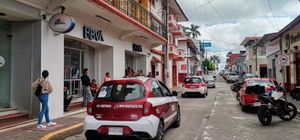 ¡ATRACO DE TRES MILLONES DE PESOS! - COMERCIANTE ABARROTERO HABÍA RETIRADO DE UN BANCO BBVA DE HUATUSCO