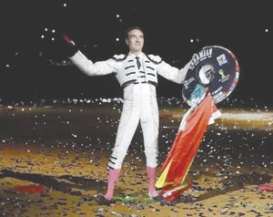 ¡ENRIQUE PONCE CORTA DOS OREJAS EN SU DESPEDIDA EN LA MÉXICO!