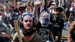 ¡Antifascistas Vs. Neonazis!