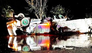 ¡VUELCA Y ARDE PIPA CARGADA CON MELAZA!