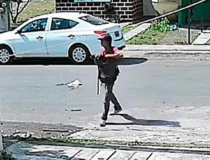 ¡GRABAN A ‘RATOTA’ SAQUEANDO UNA VIVIENDA EN LOMAS 4!