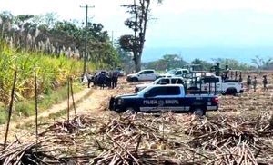 ¡ASESINAN A DOS ABUELITOS! - *Los dos hombres salieron de Coatepec para ir a comprar un automóvil, pasaron antes por un banco para retirar una importante suma de dinero