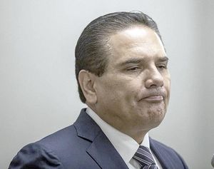 ¡FICHA ROJA A AUREOLES! - CREEN QUE SALIÓ DE MÉXICO