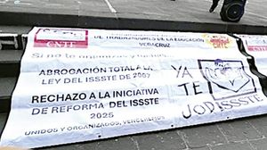 ¡REFORMA A LA LEY DEL ISSSTE REDUCE 40 % JUBILACIONES Y ELEVA CUOTAS A LOS TRABAJADORES: CNTE!