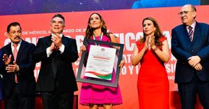 ¡MEDALLA A FIDEL! - SE LA DIO  “ALITO”