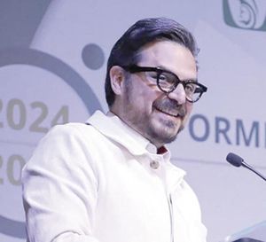 ¡SHEINBAUM DESMIENTE RENUNCIA DE ZOÉ ROBLEDO AL IMSS!