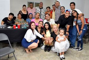 CARLOS FESTEJA EN FAMILIA!