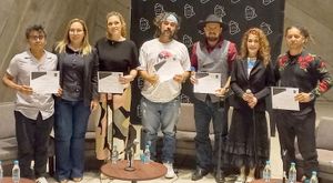 INAUGURAN COLECTIVA “NI IDEA”