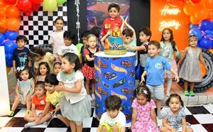 MAXIMILIANO CELEBRA SUS 4 AÑITOS!