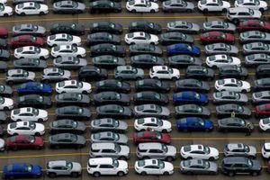 ¡“NO LE IMPORTA” SI FABRICANTES DE AUTOS DEBEN SUBIR PRECIOS POR ARANCELES!