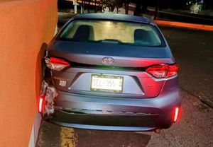 ¡TOYOTA LE DA UN TALLÓN A BARDA DE PLAZA EL DORADO!