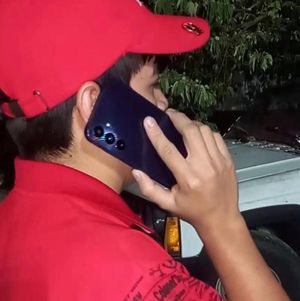 ¡DETIENEN AL SUBGERENTE DE KFC!