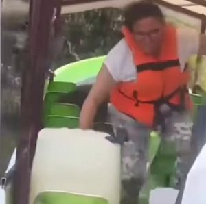 ¡SE LE SUBIÓ EL CHANGO!
