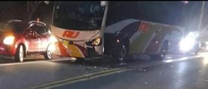 ¡CARRETERAZO MORTAL! - MOTOCICLISTA CHOCA CONTRA AUTOBÚS AU EN CARRETERA DE ALVARADO