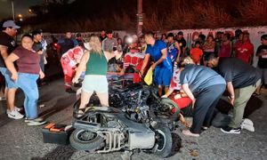¡ENCONTRONAZO DE MOTOS! - EL BRUTAL CHOQUE DEJO CUATRO HERIDOS GRAVES EN GEO VILLAS LOS PINOS 1