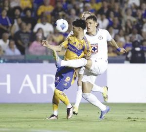 ¡LIGERA VENTAJA AZUL! - POR GOL DE VISITA