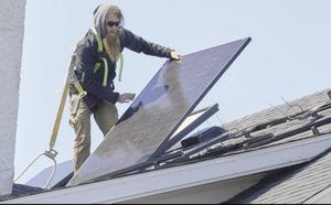 ¡MEGA-ARANCELAZO DE TRUMP DE TRES MIL 521% A PANELES SOLARES ASIÁTICOS!