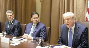 ¡GOBIERNO DE TRUMP CALCULA QUE EN EU HAY MÁS DE 20 MILLONES DE INDOCUMENTADOS!