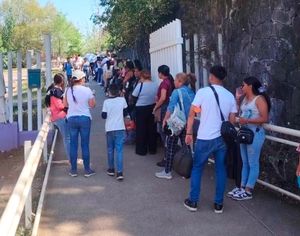 ¡INHUMANOS! - SIETE HORAS PARA SACAR CITA