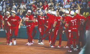 ¡EL ÁGUILA BARRE A PUEBLA; 5-4 DURANTE 10 INNINGS!