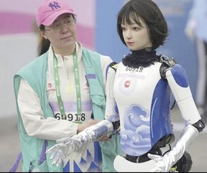 ¡ROBOTS HUMANOIDES CORREN MEDIA MARATÓN EN CHINA JUNTO A COMPETIDORES DE CARNE Y HUESO!
