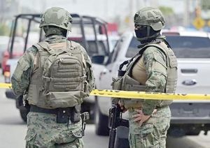 ¡DISFRAZADOS DE MILITARES ASESINAN A 12 PERSONAS EN PELEA DE GALLOS!
