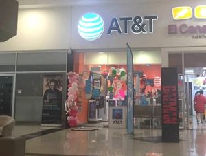 ¡SAQUEAN NEGOCIO DE CELULARES EN PLAZA LAGUNA!