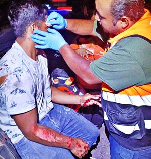 ¡“JINETE” MOTORIZADO DEJÓ “MEDIO CACHETE” EN EL PAVIMENTO!