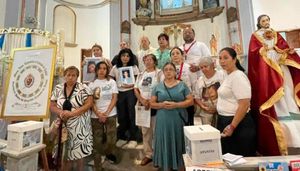 ¡REZAN LAS MADRES DE DESAPARECIDOS!