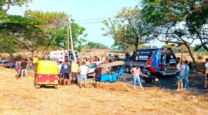 ¡CINCO HERIDOS EN CHOQUE DE MOTO-TAXI! - SE IMPACTO DE FRENTE CONTRA UN AUTOMOVIL EN LA CARRETERA PASO SAN JUAN-VARGAS