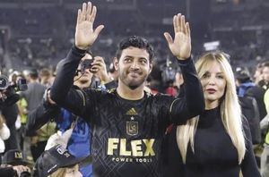 ¡SE RETIRA CARLOS VELA! - DEL FÚTBOL