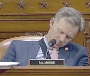 ¡LEGISLADOR DE EU SE QUEDA DORMIDO EN PLENA SESIÓN!