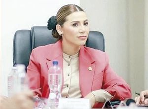 ¡ASEGURA GOBERNADORA DE BC NO TENER CUENTAS EN EU!