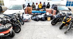 ¡ASEGURAN 6 MOTOS Y 2 AUTOS EN CATEOS EN TIERRA BLANCA!