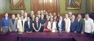 ¡PREOCUPA A GOBERNADORES DISTRIBUCIÓN DE MEDICAMENTOS!
