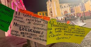 ¡SOS DE JUBILADOS! - PROTESTAN EN XALAPA