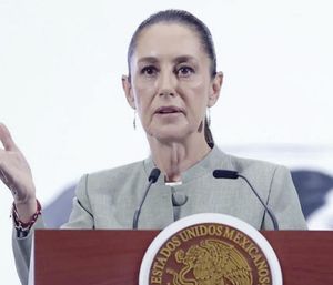 ¡A PALACIO! - LLAMA CLAUDIA A ROCÍO