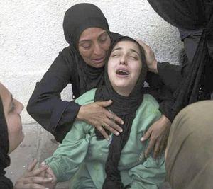 ¡ATAQUES ISRAELÍES MATAN A 52 PERSONAS EN GAZA, INCLUIDOS 36 EN UNA ESCUELA CONVERTIDA EN REFUGIO!