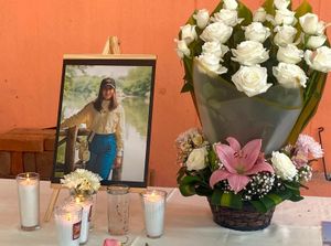 ¡AMÉRICA CUMPLÍA SU SUEÑO! - *Familiares prenden velas por la cadete muerta en el “Cuauhtemoc ”
