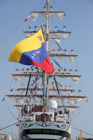 ¡ENTRA EL “SIMÓN BOLÍVAR”!