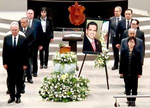 ¡JUNTÓ A TODOS! - A TIRIOS Y TROYANOS