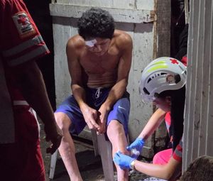 ¡LO ATACARON A MACHETAZOS POR NO COMPRAR UN RELOJ!