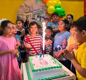 AL ESTILO “DEL CHAVO” CELEBRA BRUNO BUSTOS!