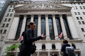 ¡MOODY'S REBAJA CALIFICACIÓN CREDITICIA DE EU POR NO CONTROLAR SU DEUDA!